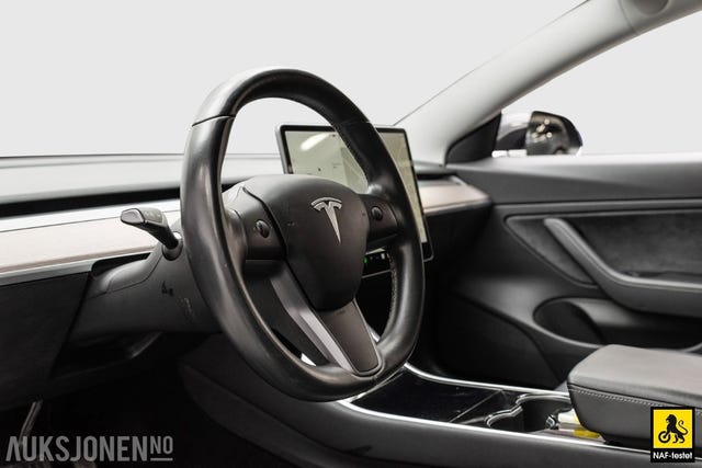 2019 TESLA MODEL 3 - 11
