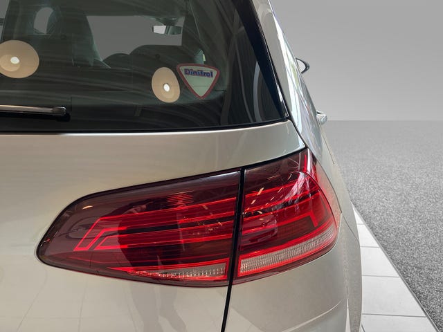 WVWZZZAUZJW901795 2018 VOLKSWAGEN GOLF-3