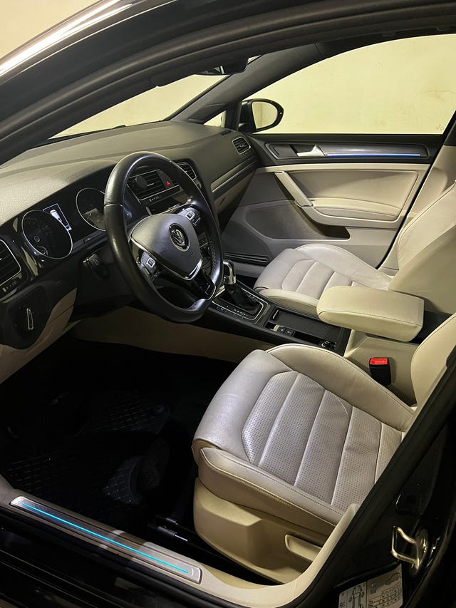 2019 VOLKSWAGEN GOLF - 11
