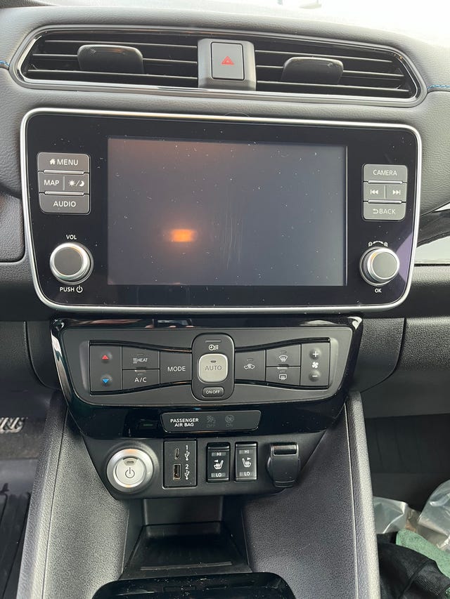 2021 NISSAN LEAF - 10