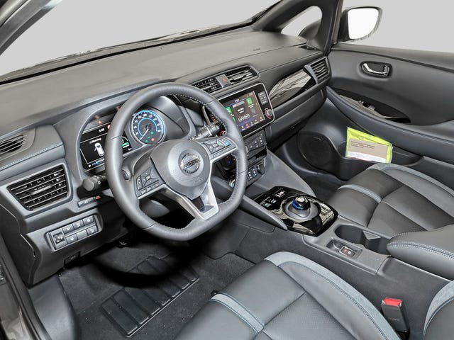 2024 NISSAN LEAF - 9