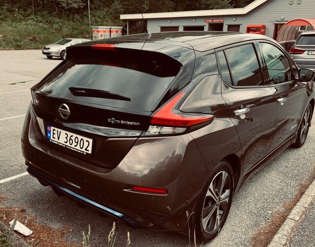 SJNFAAZE1U0041274 2018 NISSAN LEAF-1