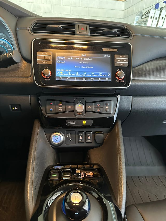2018 NISSAN LEAF - 19