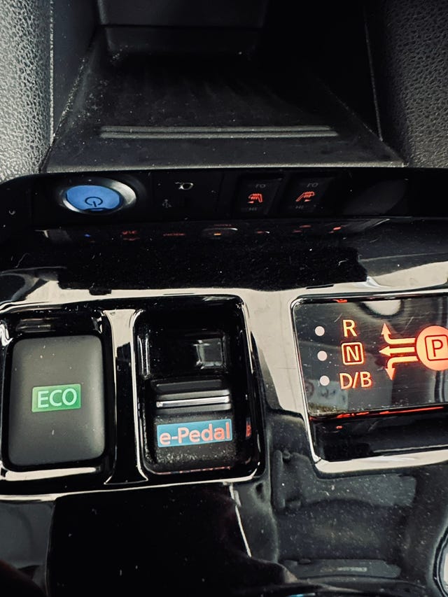 2018 NISSAN LEAF - 9