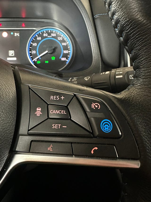 2018 NISSAN LEAF - 17