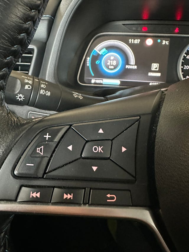 2018 NISSAN LEAF - 18