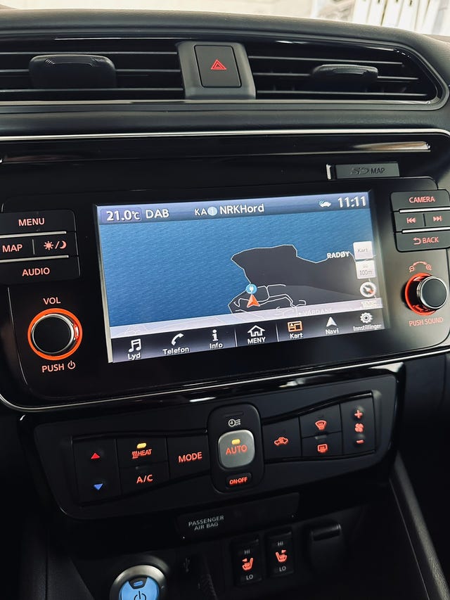 2018 NISSAN LEAF - 10