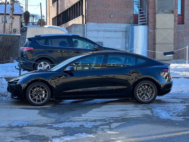 LRW3E7FR3NC606893 2022 TESLA MODEL 3-4