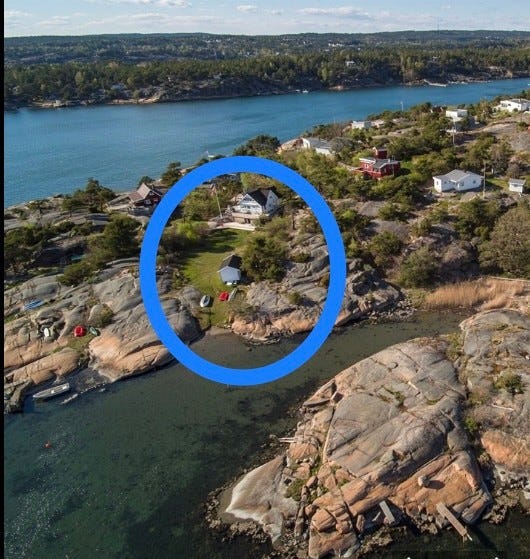 Sjønær og stor tomt. Galleribilde