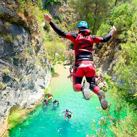 Det finns arrangerte turer til elven nede i dalen. Galleribilde