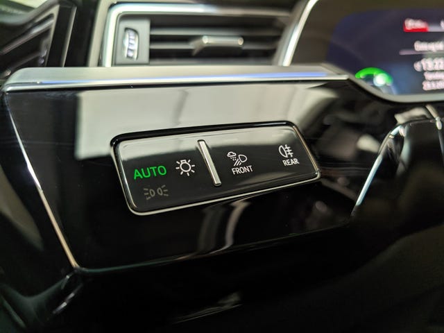 2020 AUDI E-TRON - 15