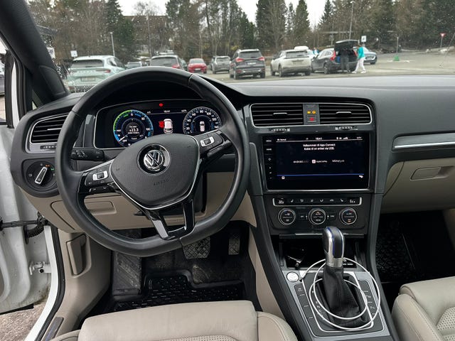 2018 VOLKSWAGEN GOLF - 10