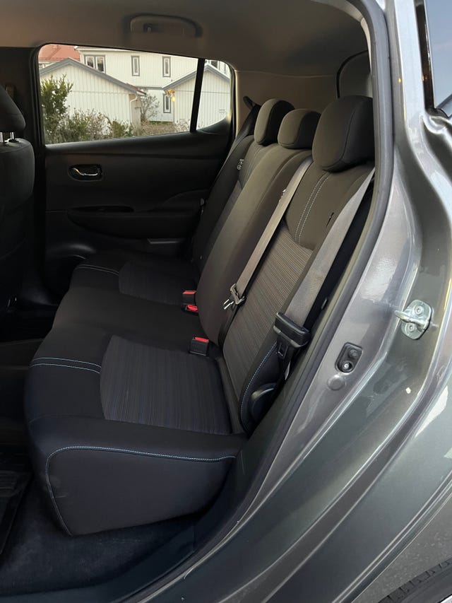 2019 NISSAN LEAF - 18
