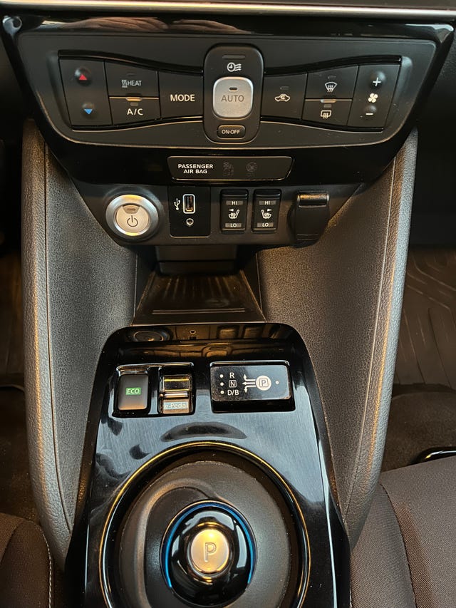 2019 NISSAN LEAF - 23