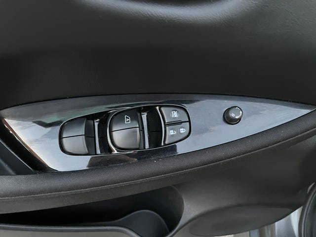 2019 NISSAN LEAF - 19