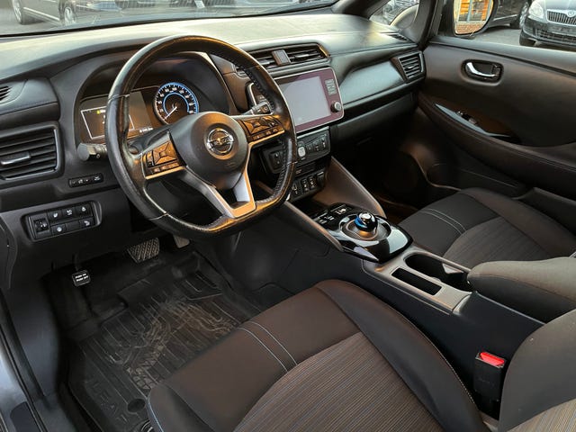 2019 NISSAN LEAF - 17