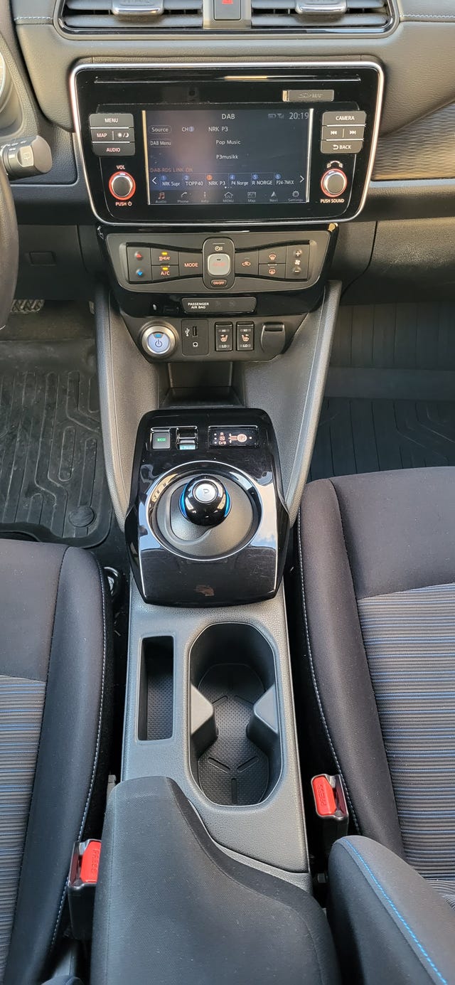 2018 NISSAN LEAF - 11