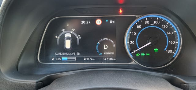 2018 NISSAN LEAF - 12