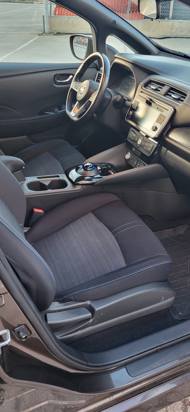 2018 NISSAN LEAF - 18