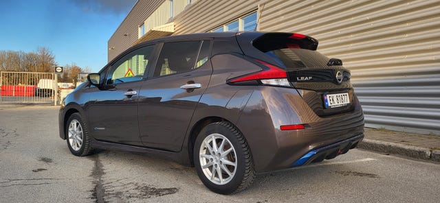 SJNFAAZE1U0002460 2018 NISSAN LEAF-2