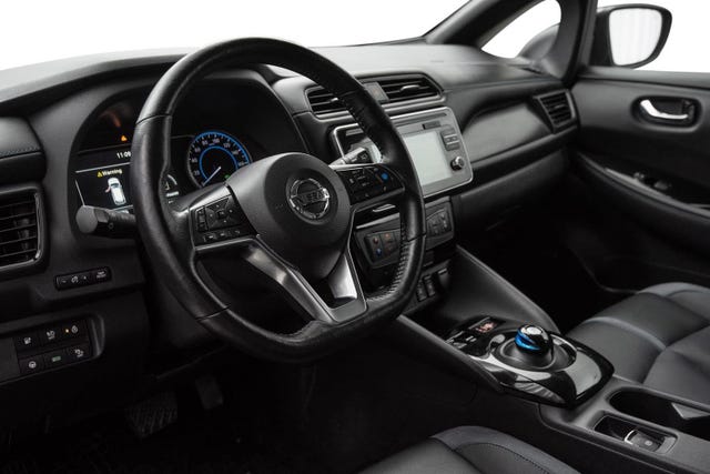 2019 NISSAN LEAF - 25