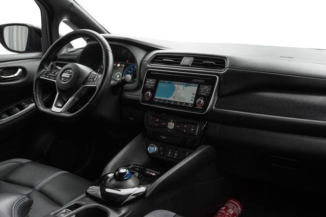 2019 NISSAN LEAF - 30
