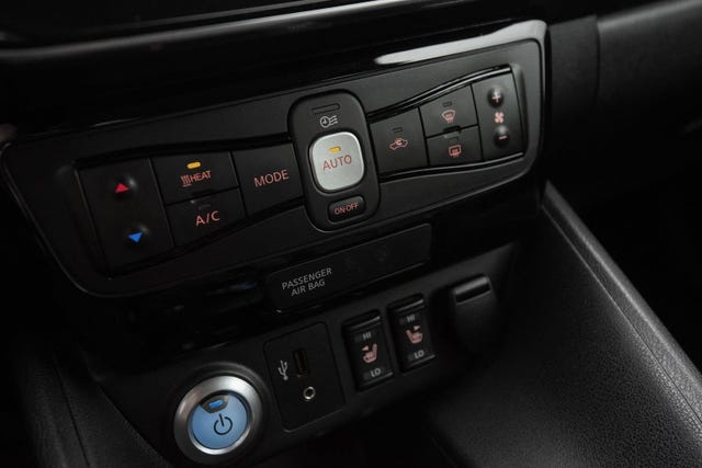 2019 NISSAN LEAF - 21