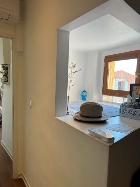 Karnappvindu i soverom 1 Galleribilde