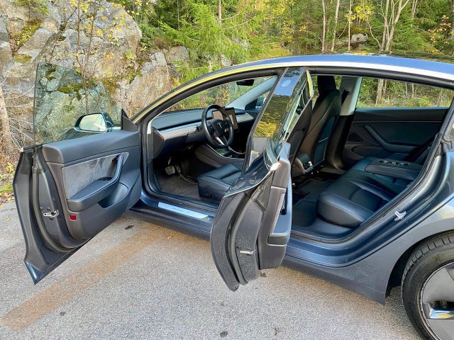 2019 TESLA MODEL 3 - 16
