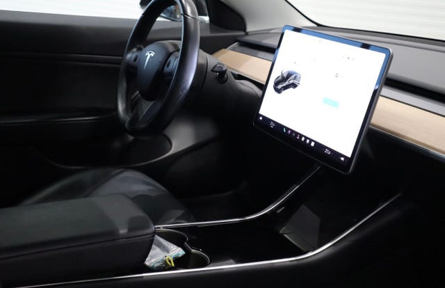 2019 TESLA MODEL 3 - 12