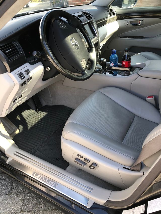 2008 LEXUS LS - 18