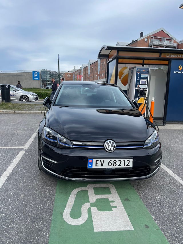 WVWZZZAUZKW911955 2019 VOLKSWAGEN GOLF-4