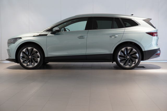 TMBJC9NY8NF065388 2022 SKODA ENYAQ-2
