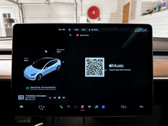 2022 TESLA MODEL 3 - 25