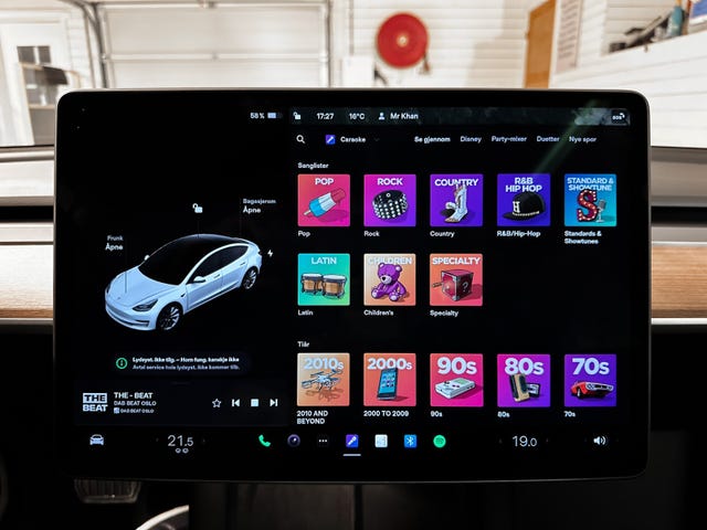 2022 TESLA MODEL 3 - 23