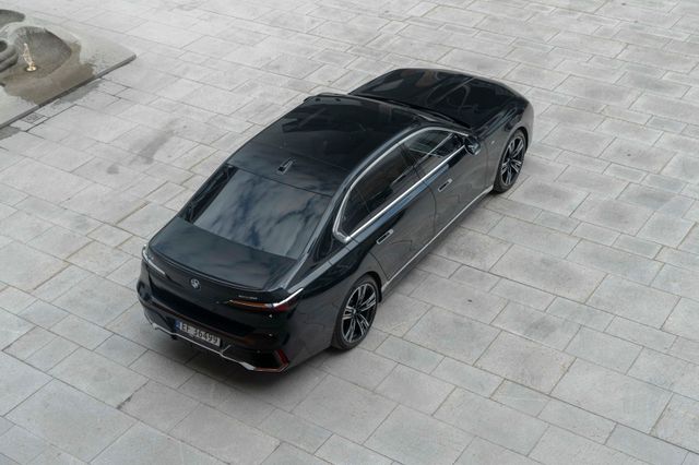 2023 BMW I7 - 36