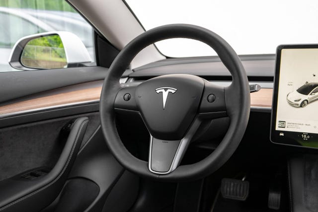 2022 TESLA MODEL 3 - 17