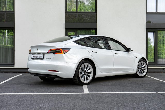 LRW3E7EB6NC603359 2022 TESLA MODEL 3-4