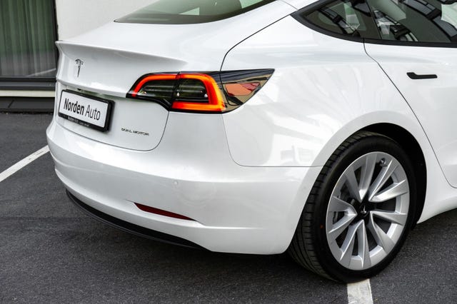 LRW3E7EB6NC603359 2022 TESLA MODEL 3-5