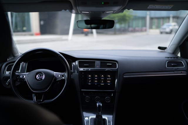 2018 VOLKSWAGEN GOLF - 10