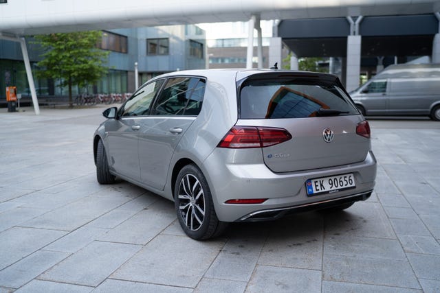 WVWZZZAUZJ8906987 2018 VOLKSWAGEN GOLF-5