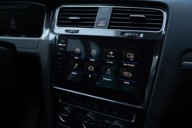 2018 VOLKSWAGEN GOLF - 12