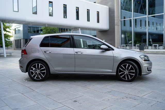 WVWZZZAUZJ8906987 2018 VOLKSWAGEN GOLF-3