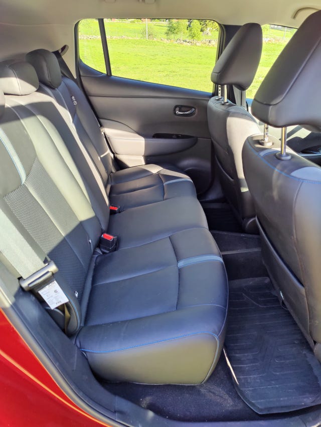 2019 NISSAN LEAF - 12