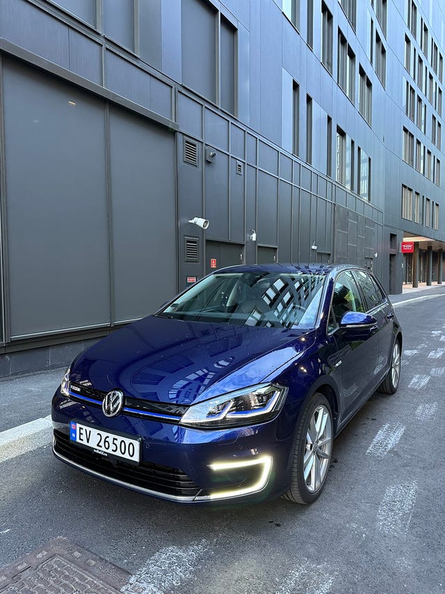 WVWZZZAUZK8902678 2019 VOLKSWAGEN GOLF-1
