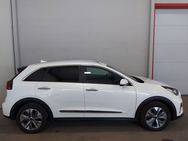 KNACC81GFK5007756 2019 KIA E-NIRO-4