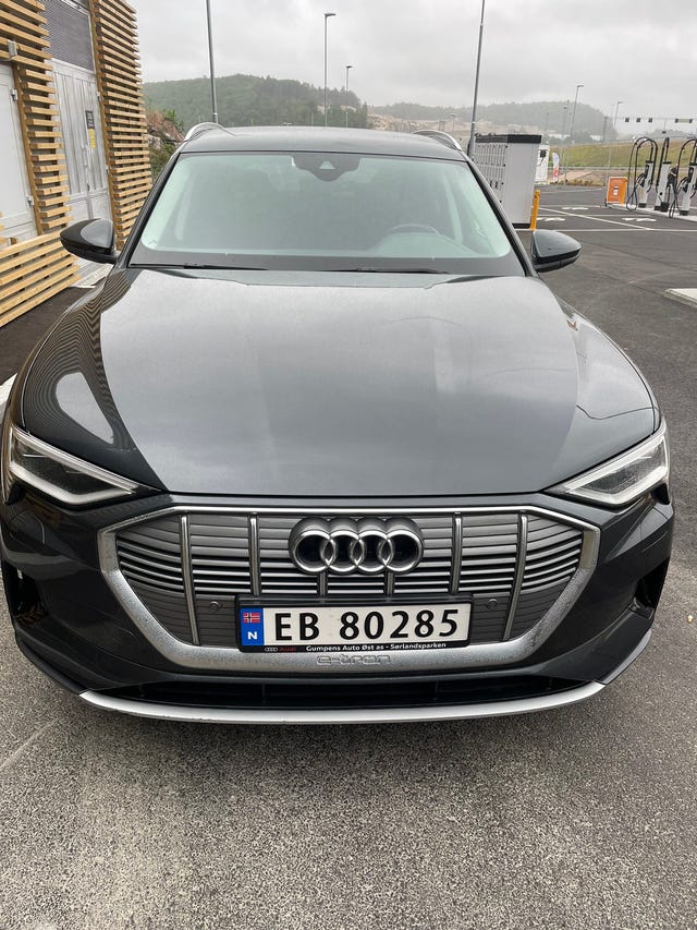 WAUZZZGE6LB038907 2020 AUDI E-TRON-2