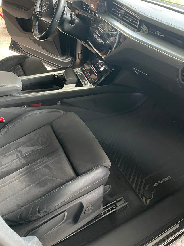 2020 AUDI E-TRON - 8