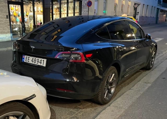 LRW3E7FR3NC606893 2022 TESLA MODEL 3-2