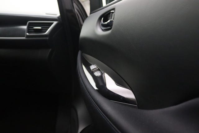 2019 NISSAN LEAF - 15
